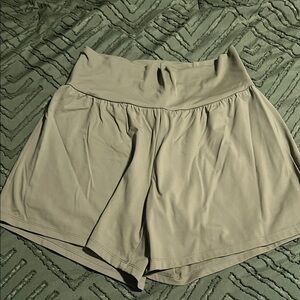 Women's withered green Shorts